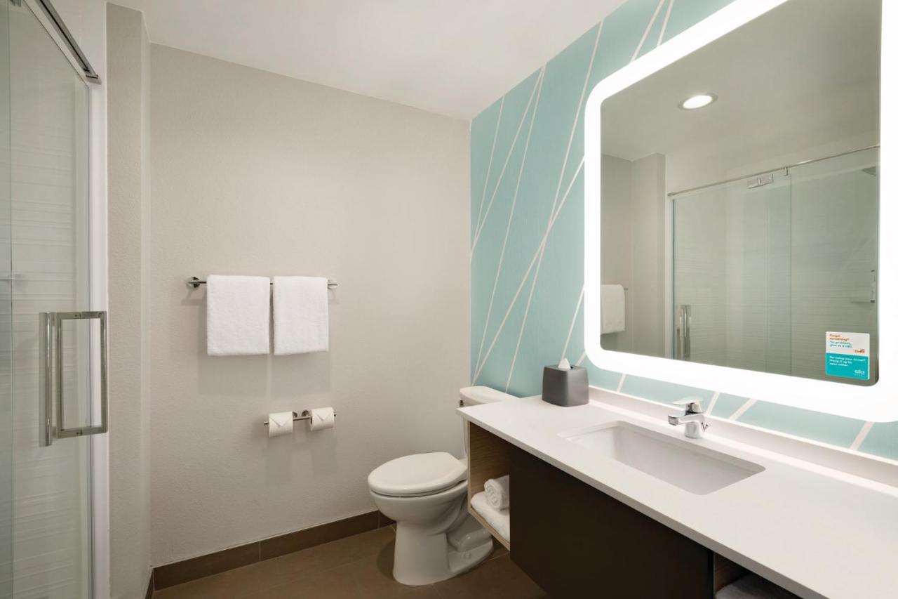 Avid Hotels - Guadalajara Av Vallarta Pte By Ihg Сапопан Экстерьер фото