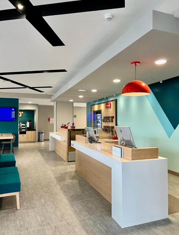 Avid Hotels - Guadalajara Av Vallarta Pte By Ihg Сапопан Экстерьер фото